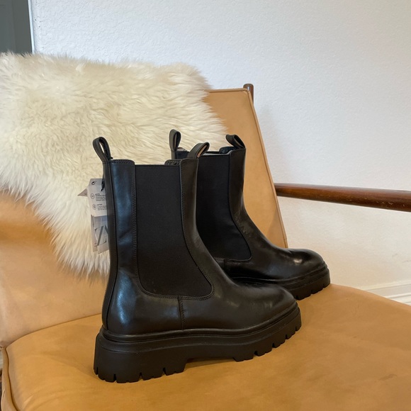 Zara Leather Boots - Picture 2 of 5